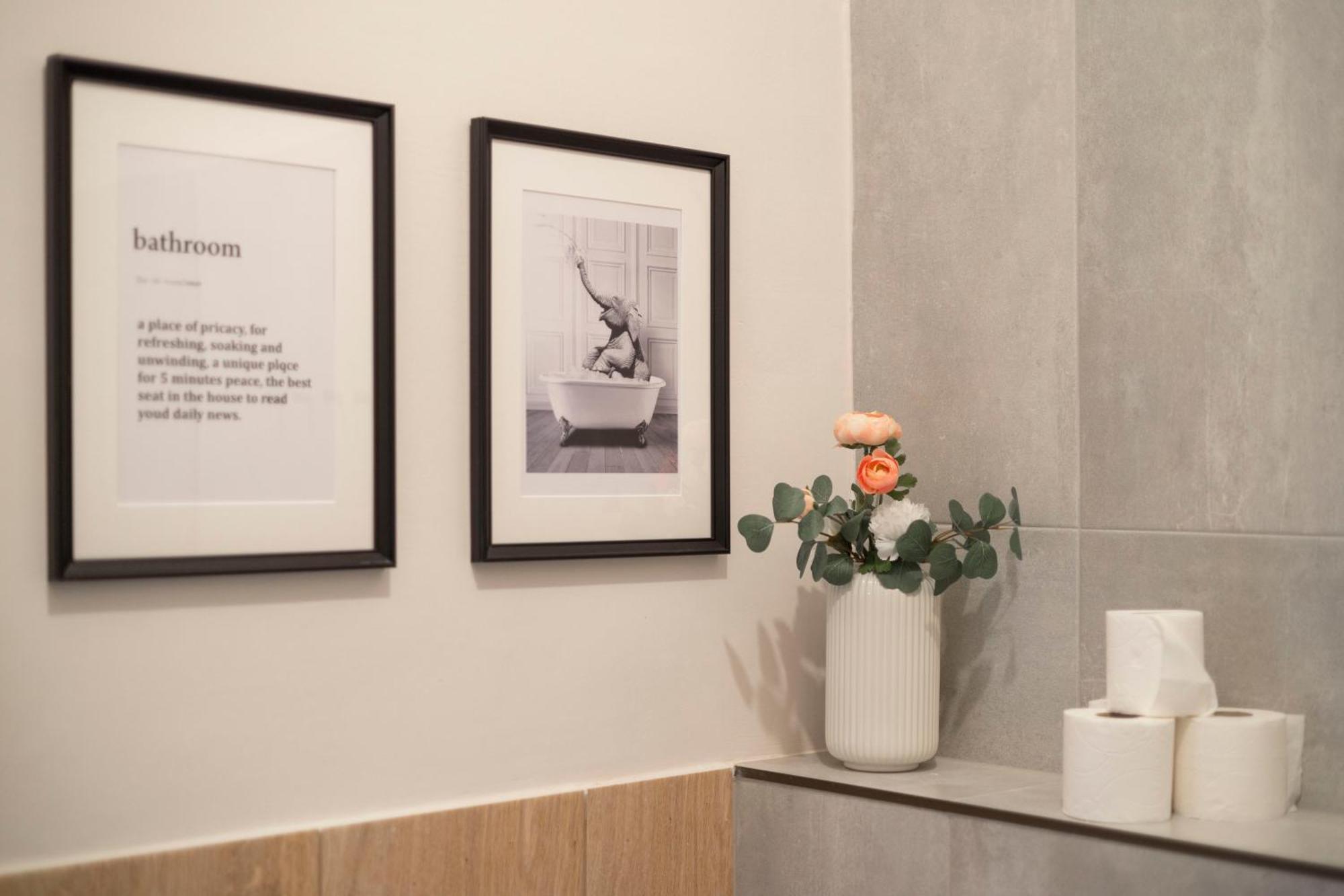 Stylish & Cozy City Center Apartment By Prestige Homes Budapest Exteriör bild