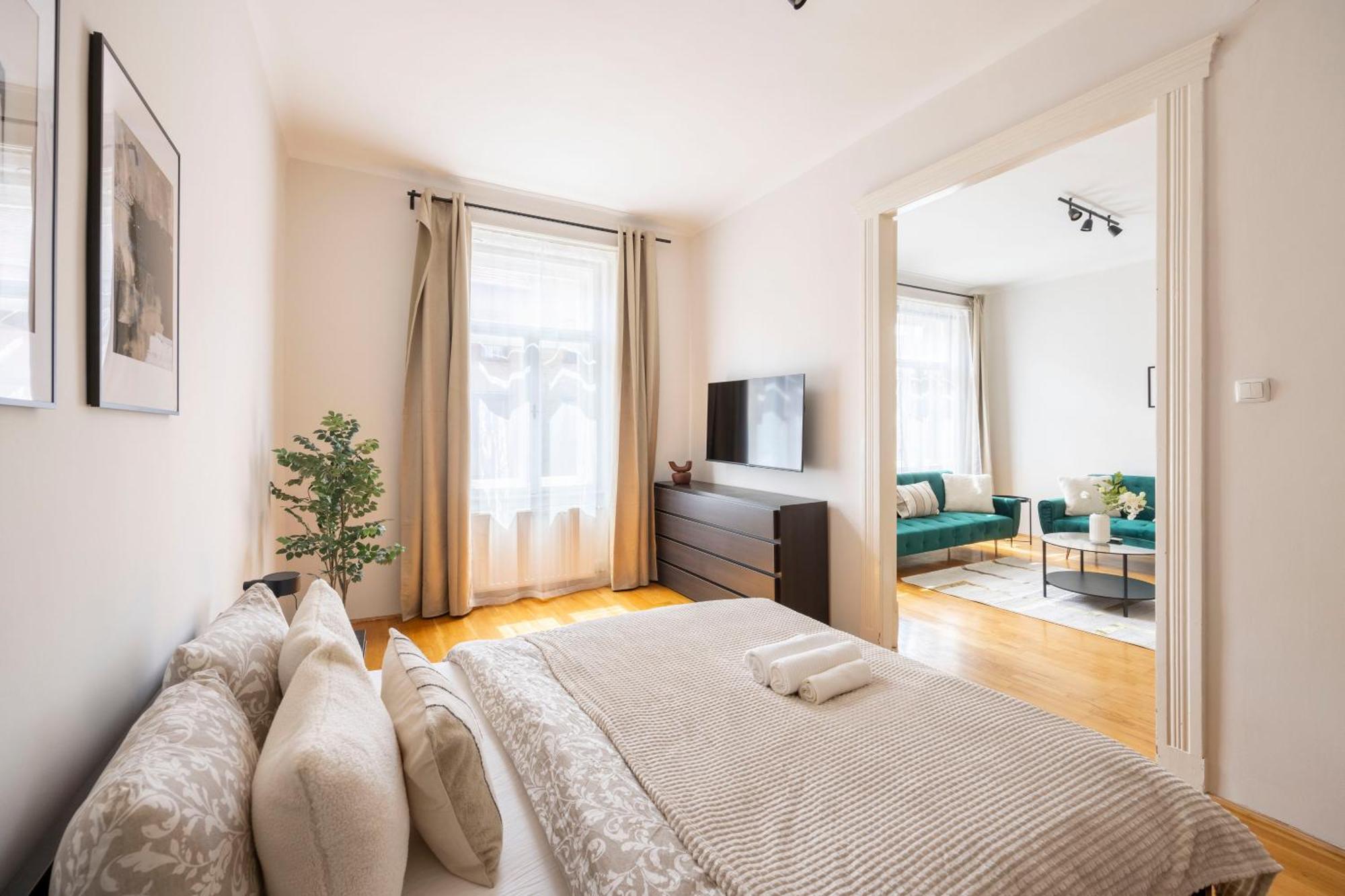 Stylish & Cozy City Center Apartment By Prestige Homes Budapest Exteriör bild