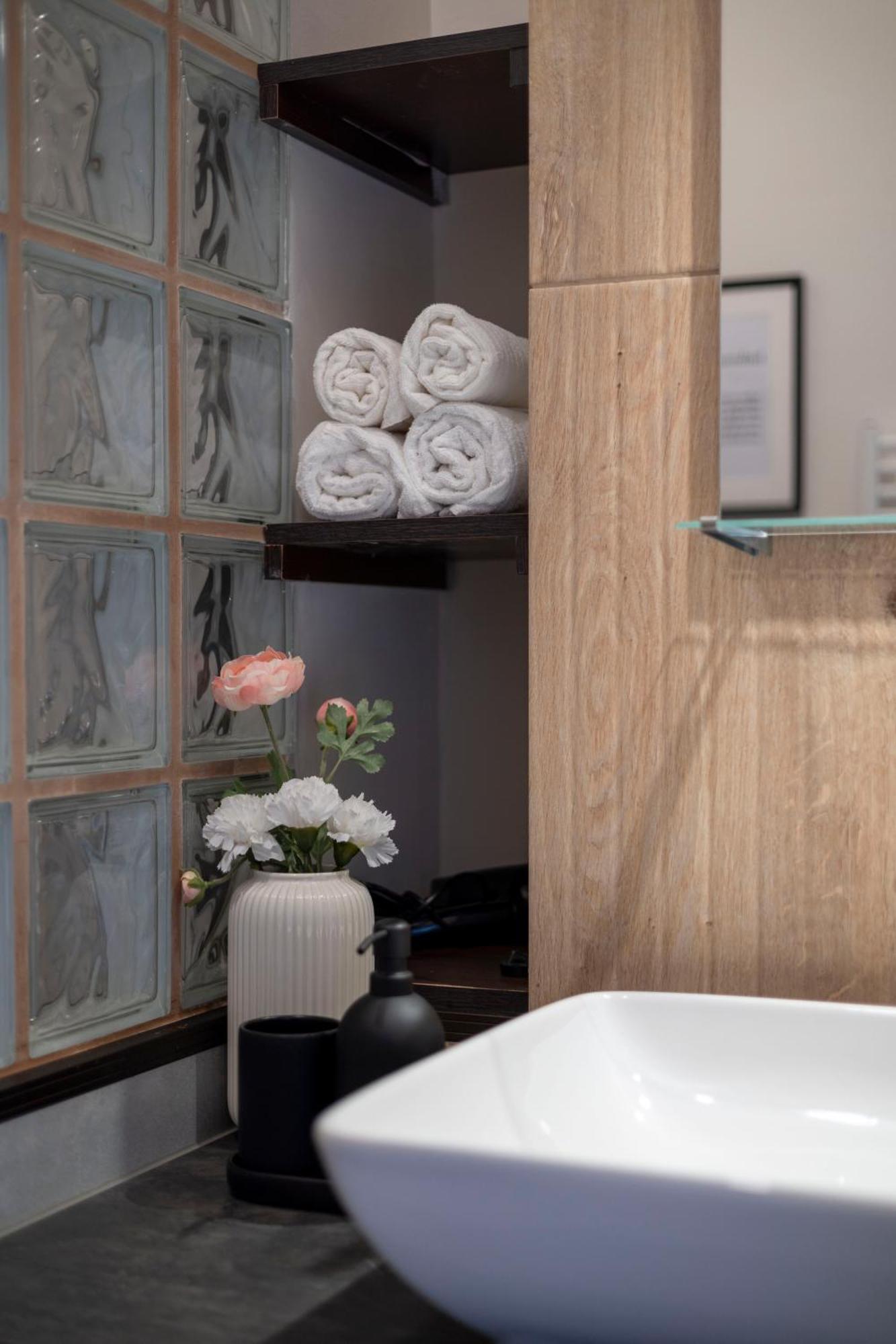 Stylish & Cozy City Center Apartment By Prestige Homes Budapest Exteriör bild